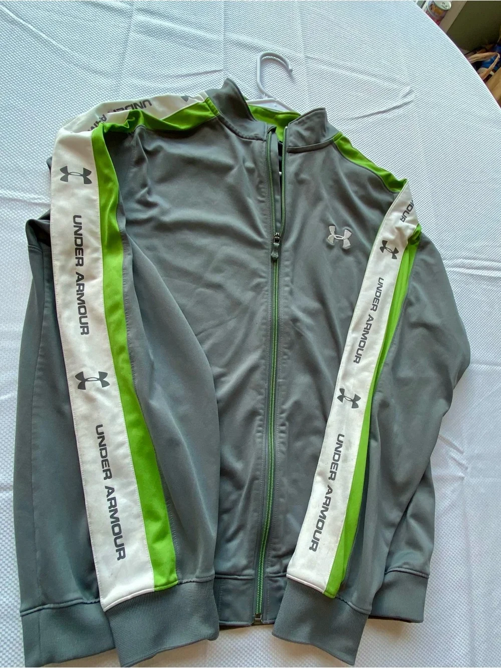 Under Armour Grey and Green Zip Track Jacket men’s medium loose